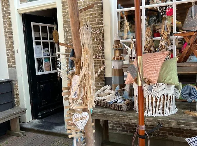 Oda ve Kahvaltı Bij Zee 3*